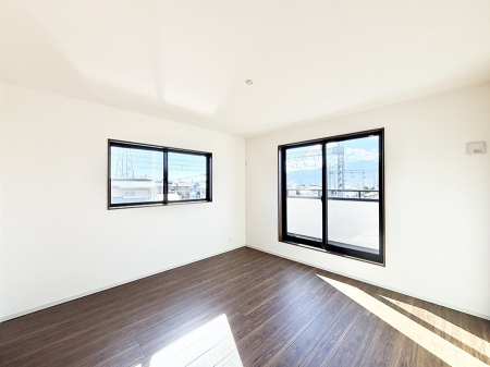 �Q�� ���������̔z�u��ʋC���̗ǂ��݌v�ŕ����̋�C�������炸�A��ɐV�N�ȋ�C������܂�