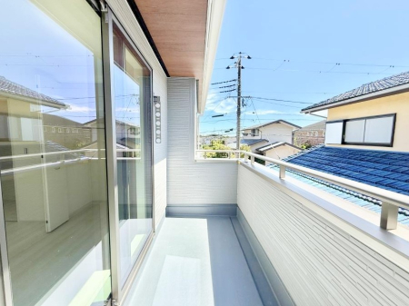 �o���R�j�[ ������ �G�߂̈ڂ낢����������J���I�ȋ�Ԃł�