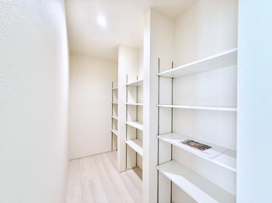 ���[ ����