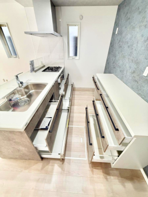 �L�b�`�� �������Ƒ����J��[�߂�A������̂���L�b�`��