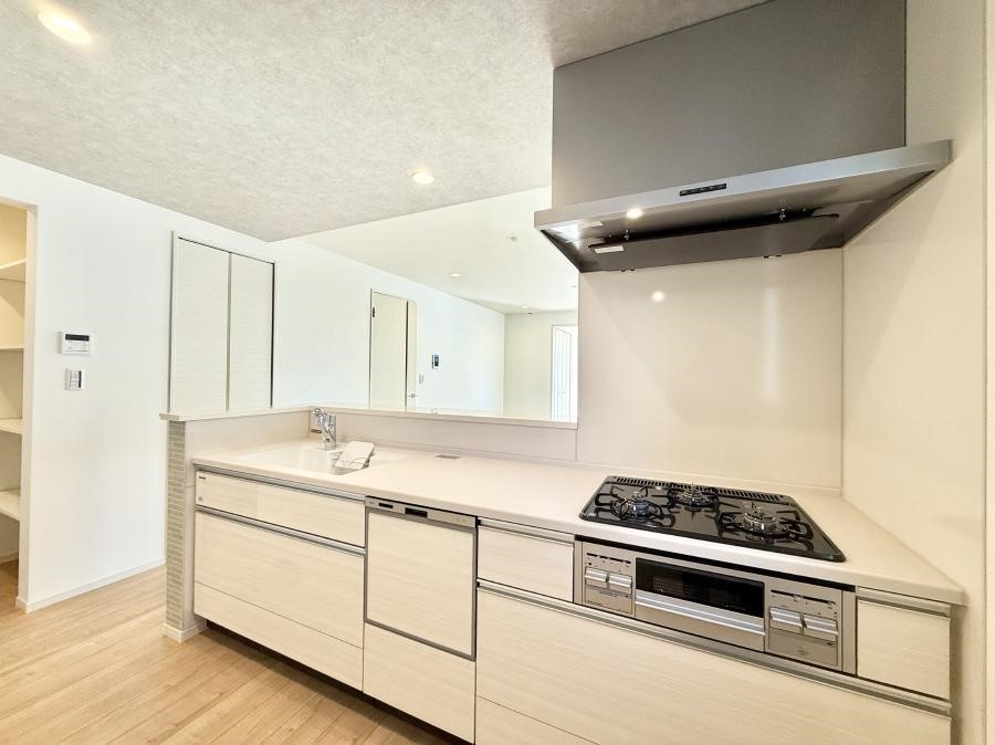 �L�b�`�� �������V���v���Ŕ������S�n�悢���Ԃ𐶂ރL�b�`�����