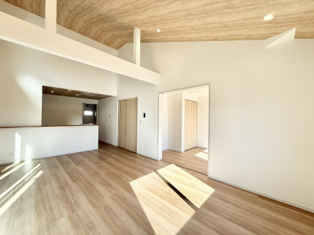 ���r���O ���������R�Ɖ�b�����܂��A�S�n�悢�ЂƂƂ�