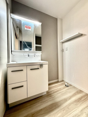 ʑEʏ 邢ʏ͖̎yłႢł