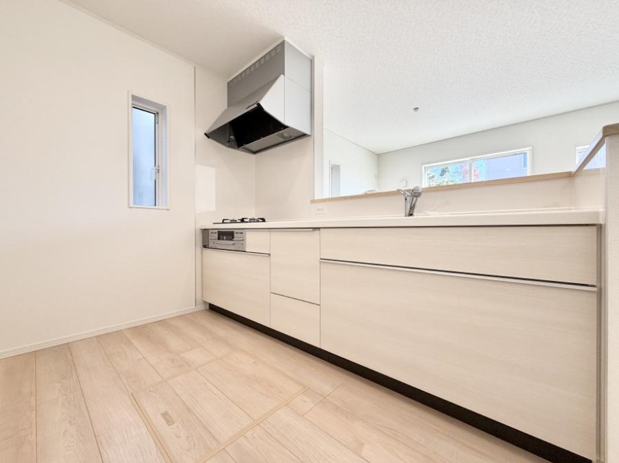 �L�b�`�� �����������������Ԃ����܂��A�Ί炠�ӂ��L�b�`��