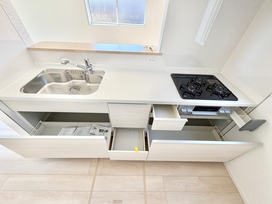 �L�b�`�� �������Ƒ����J��[�߂�A������̂���L�b�`��