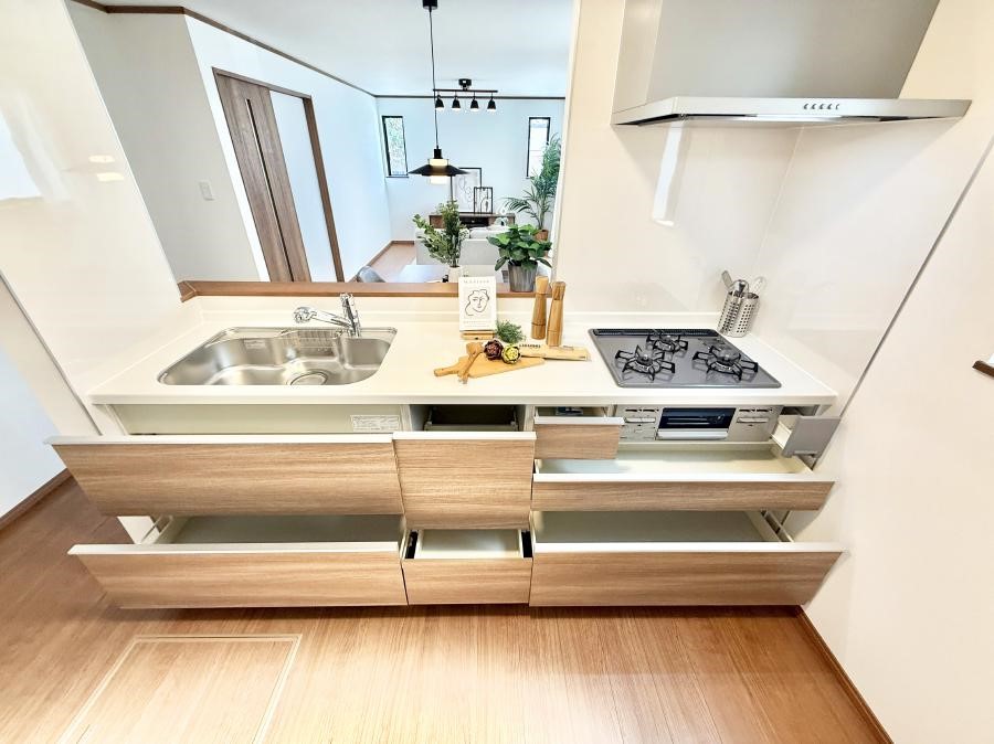 �L�b�`�� �������Ƒ����J��[�߂�A������̂���L�b�`��