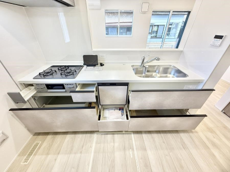 �L�b�`�� �������Ƒ����J��[�߂�A������̂���L�b�`��