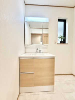 ʑEʏ 邢ʏ͖̎yłႢł