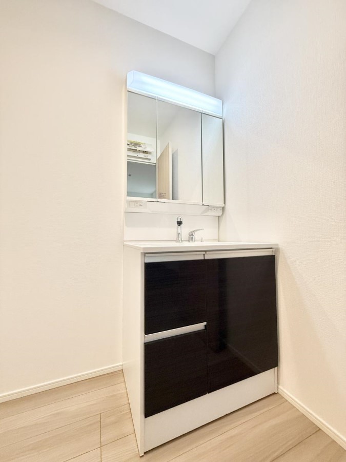 ʑEʏ Ƒ݂Ȃg₷zuł