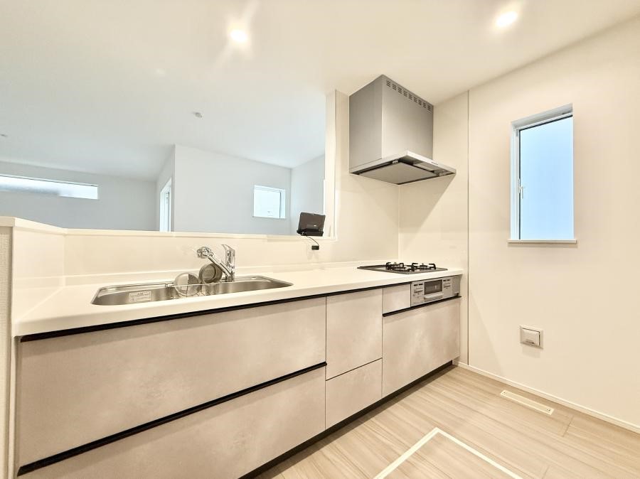 Lb` ƑƂȂAR~jP[V̏