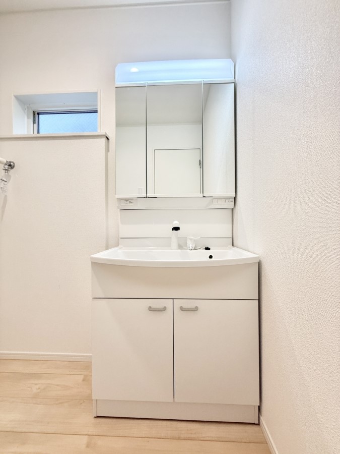 ʑEʏ 邢ʏ͖̎yłႢł