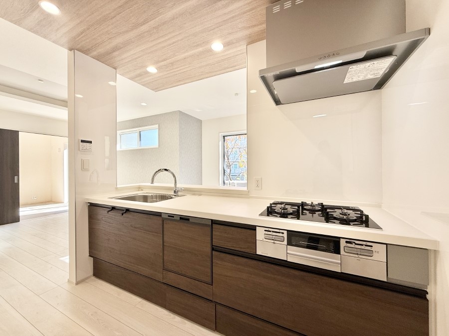 �L�b�`�� �������Ƒ����J��[�߂�A������̂���L�b�`��