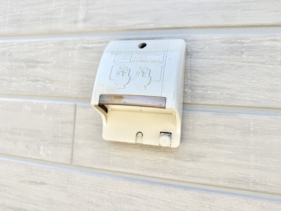 ���̑����� �ݔ������O�ɓd���R���Z���g������΁A�������@�ő���O�ǂ�|������ȂǕ֗��ł��B