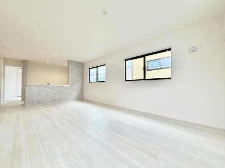 ���r���O ����