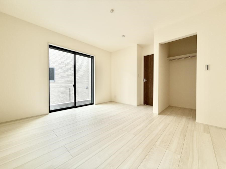 �Q�� ����