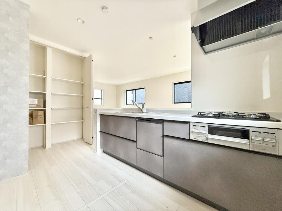 �L�b�`�� ����