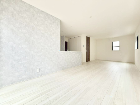 ���r���O ����