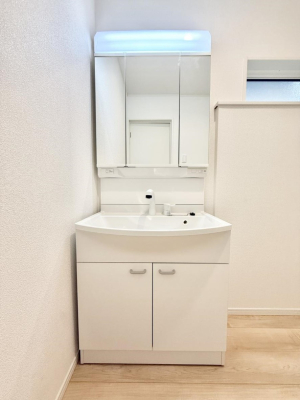 ʑEʏ Ƒ݂Ȃg₷zuł