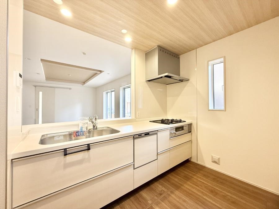 �L�b�`�� ���������y���݂ƐH�ׂ�K����͂���L�b�`��