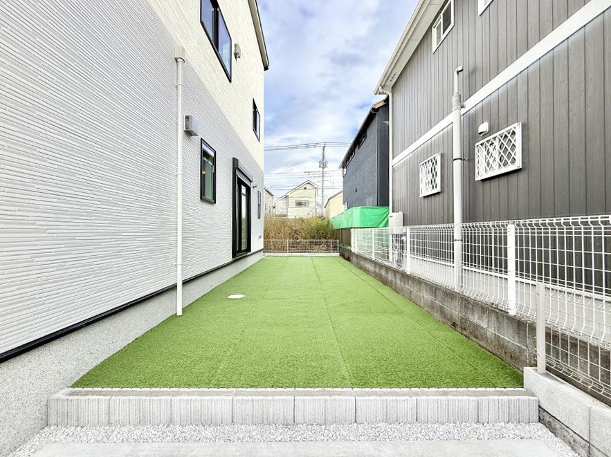 ̑ Oρ~nɂƂ肠΂̃Xy[XA₩ȕ͋Cł