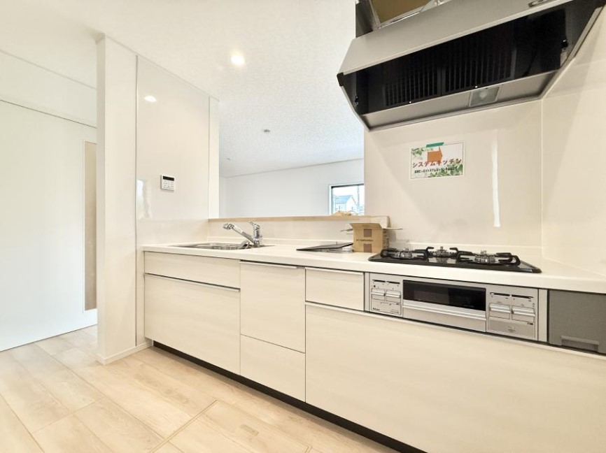 �L�b�`�� �����������������Ԃ����܂��A�Ί炠�ӂ��L�b�`��