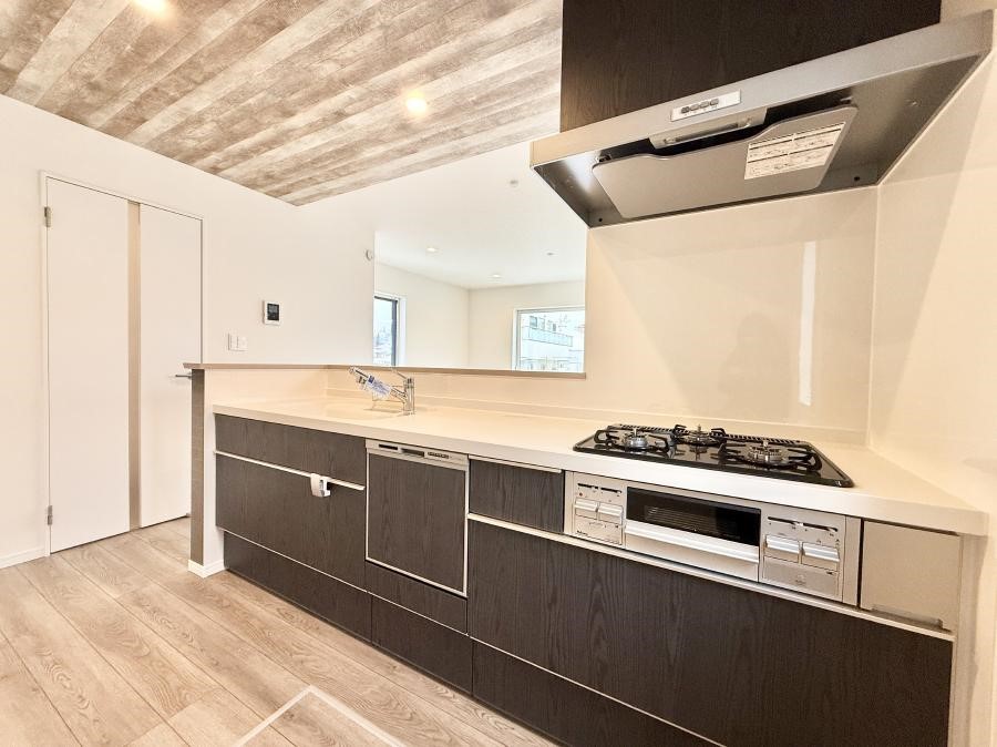 �L�b�`�� �������Ƒ����J��[�߂�A������̂���L�b�`��