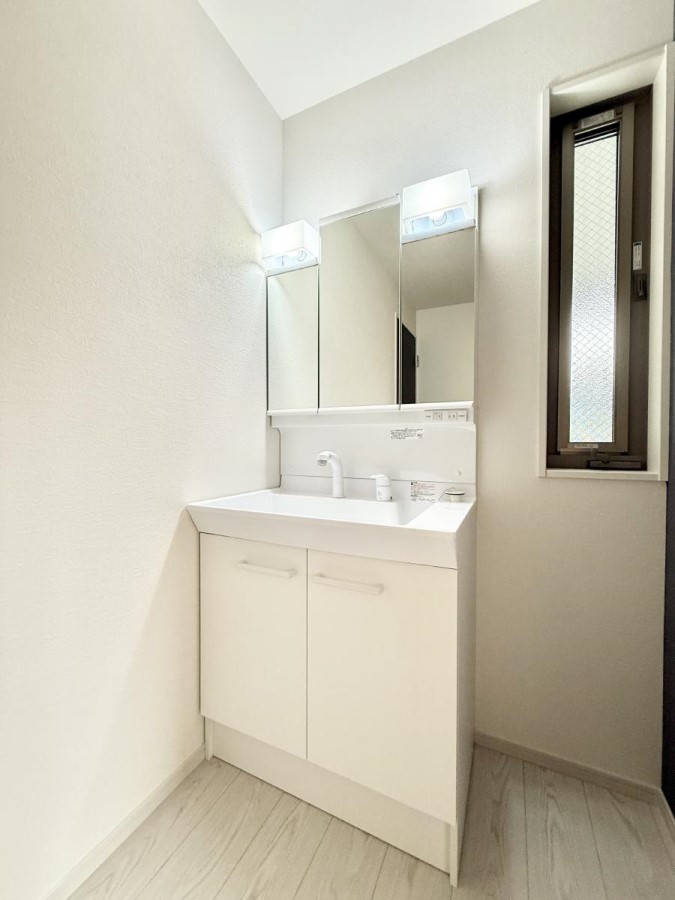 ʑEʏ 邢ʏ͖̎yłႢł