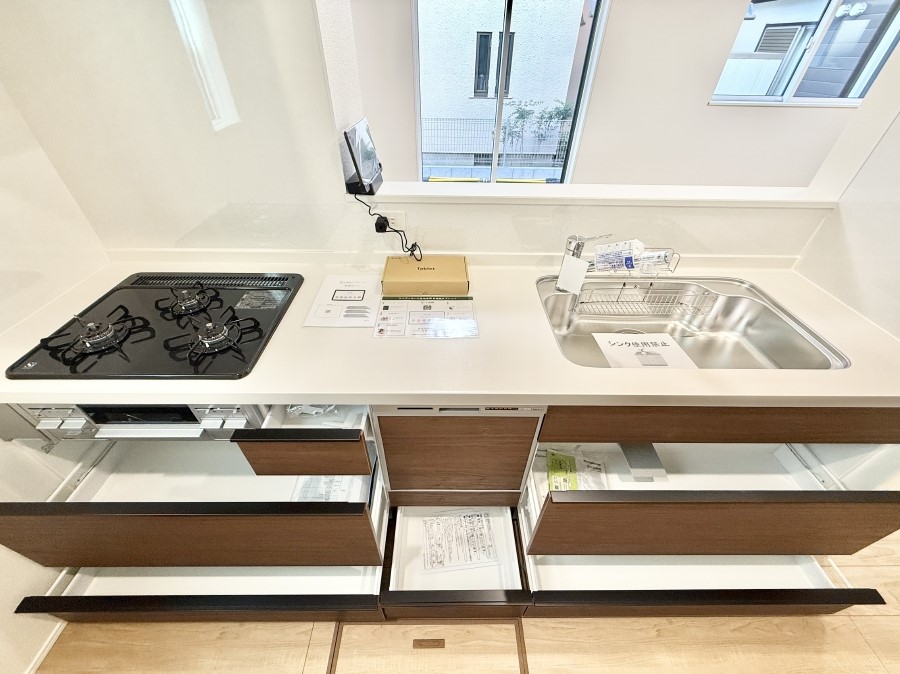 �L�b�`�� �������Ƒ����J��[�߂�A������̂���L�b�`��