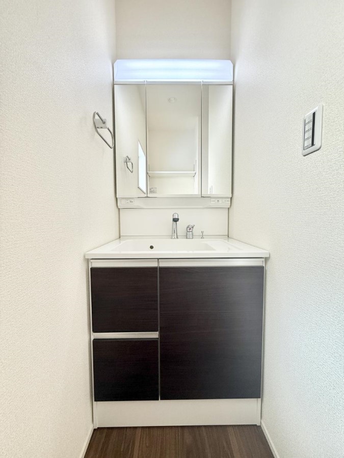 ʑEʏ Ƒ݂Ȃg₷zuł