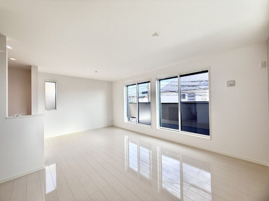 rO 났ƏΊ炪W܂AS܂郊rO