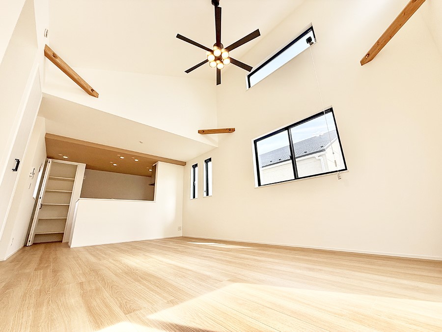 rO 났ƏΊ炪W܂AS܂郊rO