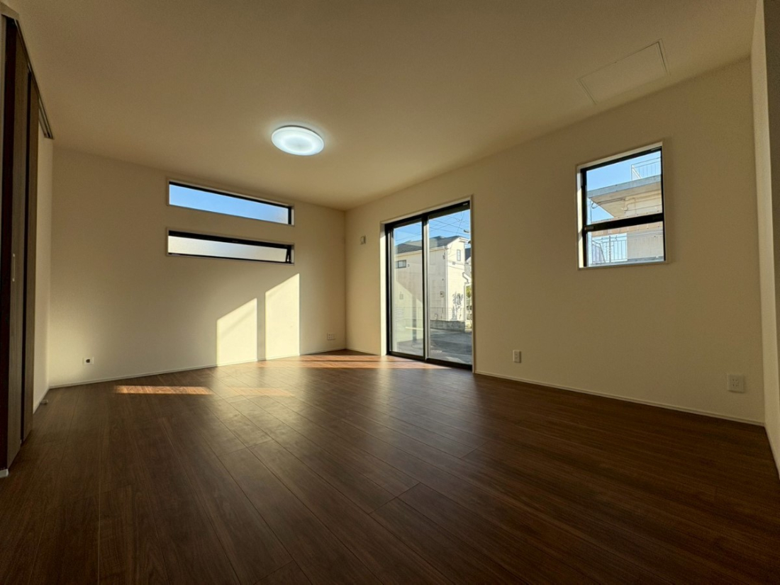 ���r���O ���������났�ƏΊ炪�W�܂�A�S���܂郊�r���O