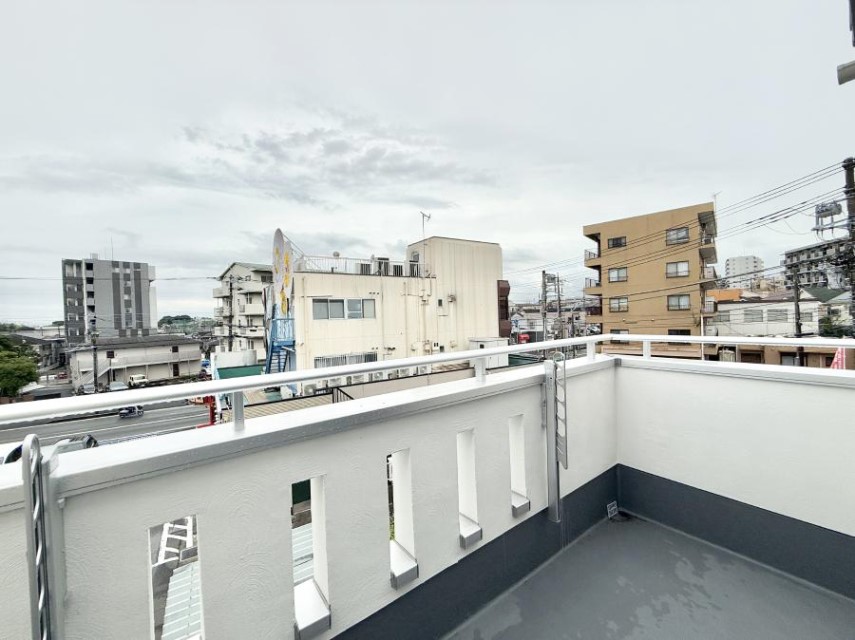 �o���R�j�[ ������ �G�߂̈ڂ낢����������J���I�ȋ�Ԃł�