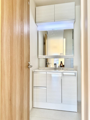 ʑEʏ 邢ʏ͖̎yłႢł