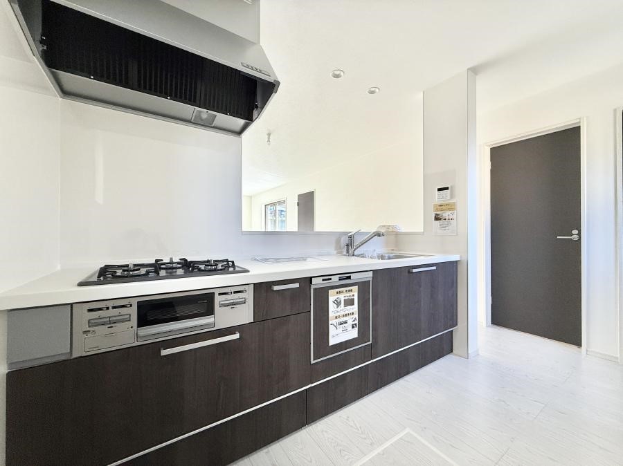 �L�b�`�� �������Ƒ����J��[�߂�A������̂���L�b�`��