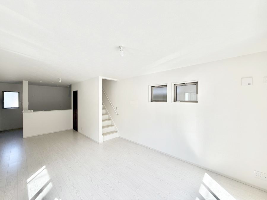 ���r���O ���������났�ƏΊ炪�W�܂�A�S���܂郊�r���O