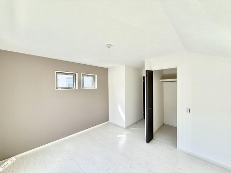 �Q�� ���������̔z�u��ʋC���̗ǂ��݌v�ŕ����̋�C�������炸�A��ɐV�N�ȋ�C������܂�