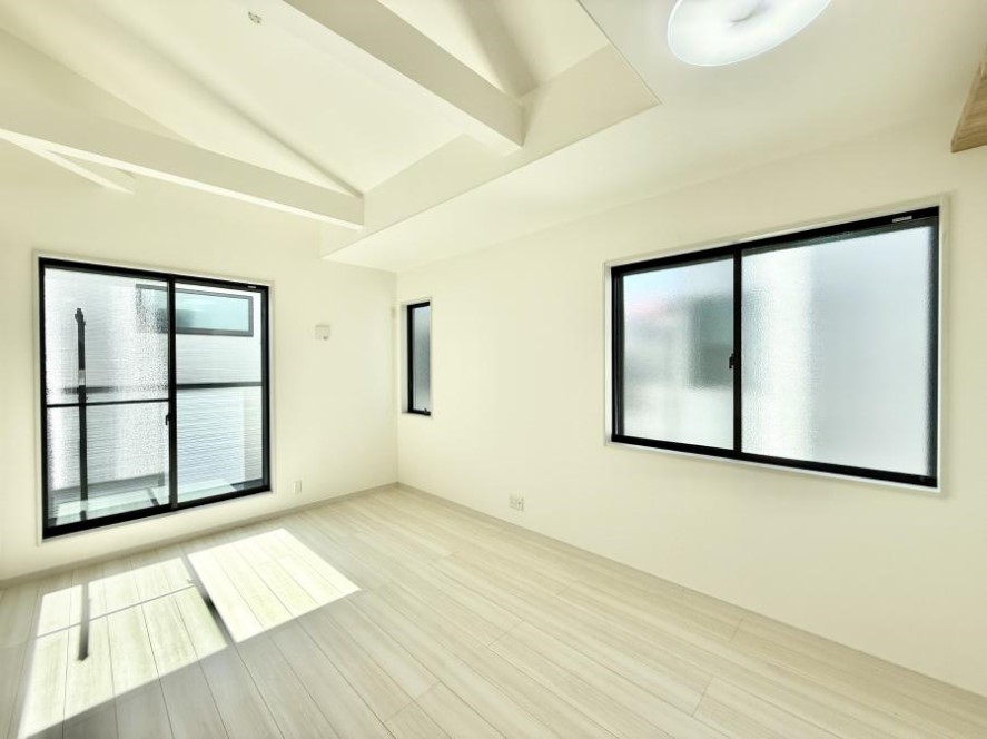 rO 났ƏΊ炪W܂AS܂郊rO