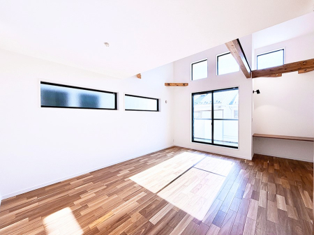 ���r���O ���������났�ƏΊ炪�W�܂�A�S���܂郊�r���O