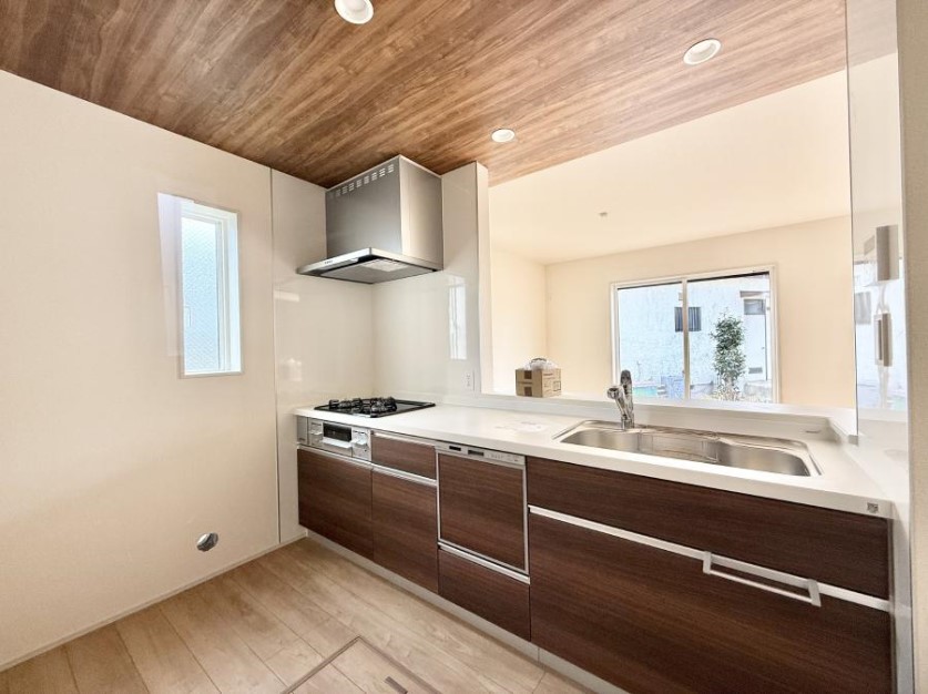 �L�b�`�� ���������y���݂ƐH�ׂ�K����͂���L�b�`��