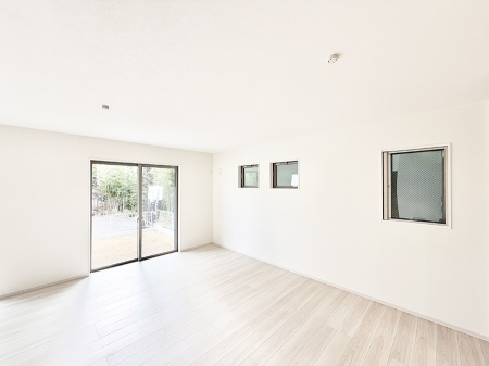 ���r���O ����