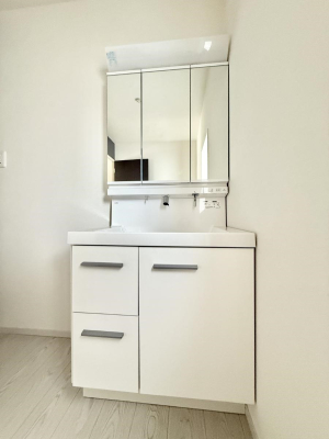 ʑEʏ Ƒ݂Ȃg₷zuł