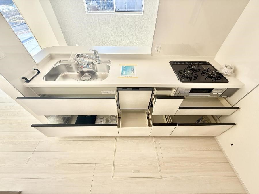 �L�b�`�� ���������y���݂ƐH�ׂ�K����͂���L�b�`��