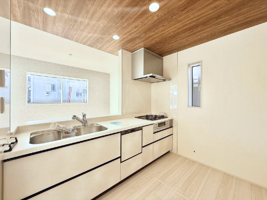 �L�b�`�� �����������������Ɗy�����Ȃ�A���K�ȃL�b�`�����