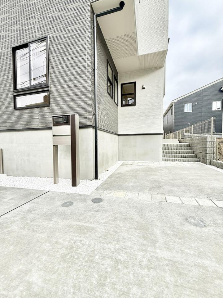 ���� �O�ρ� �V���v���Ŕ������A�Z�܂��̑���ۂ��ʂ錺�ւł�