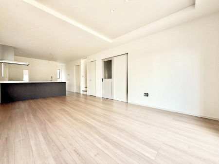 ���r���O ����