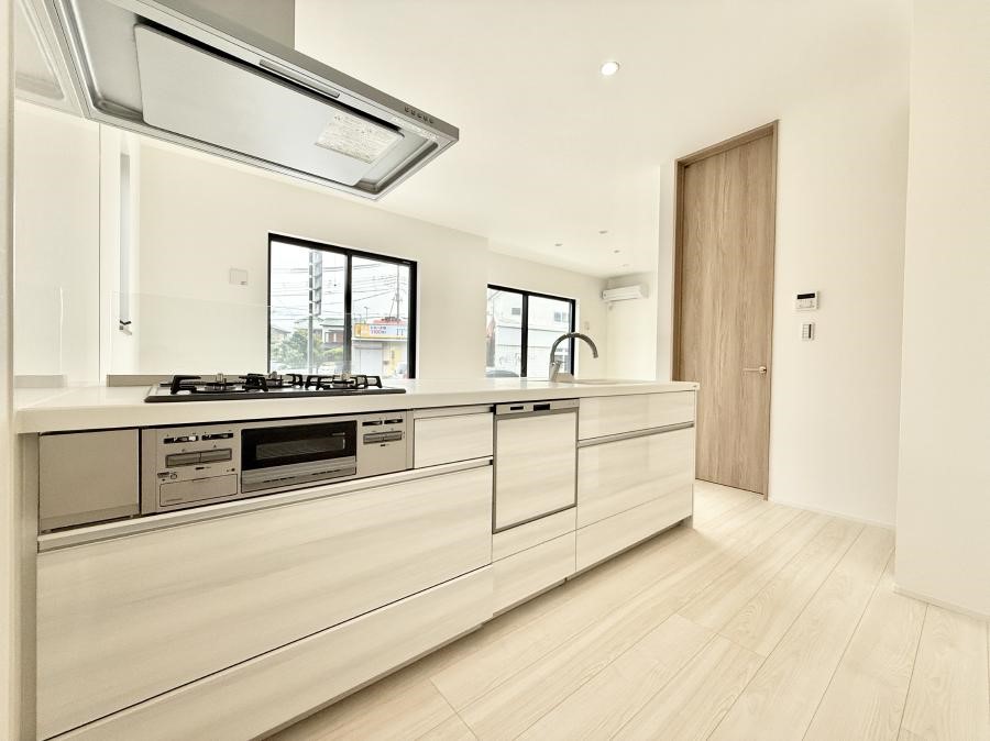 �L�b�`�� �������Ƒ����J��[�߂�A������̂���L�b�`��