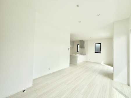 ���r���O ���������S�n�̂����A���z�̃��r���O