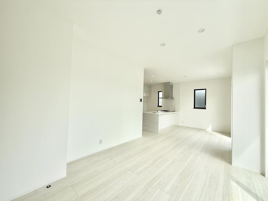 ���r���O ���������S�n�̂����A���z�̃��r���O