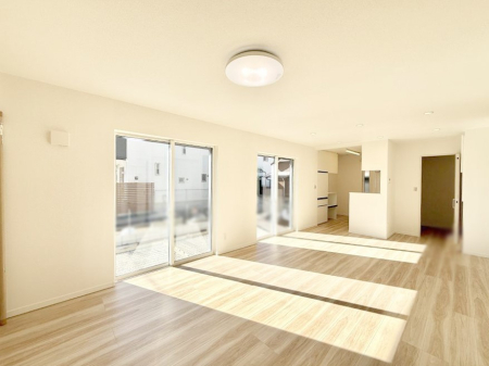 ���r���O ���������S�n�̂����A���z�̃��r���O